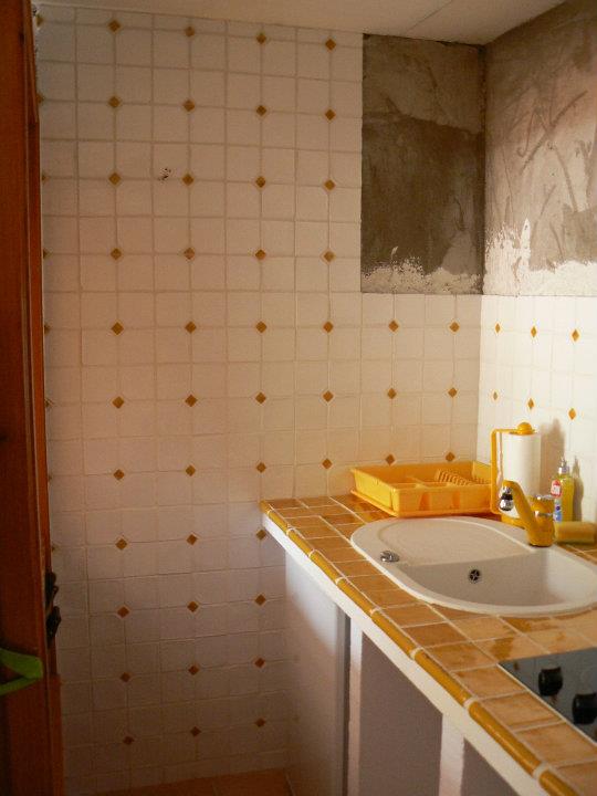 298589_266229736742036_1215596534_n