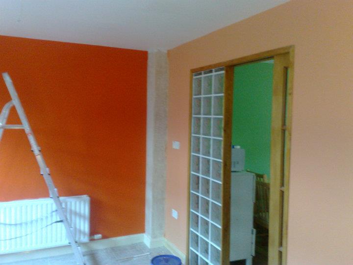 296357_266225373409139_536391232_n